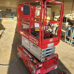 2018 MEC MICRO 19 Scissor Lift