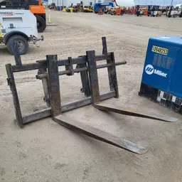 2019 Arrow Material Handling CASE