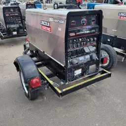 2020 Lincoln Electric VANTAGE 322 Welder