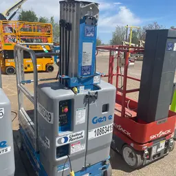 2018 Genie GR-20 Self-Propelled One-Person Lift