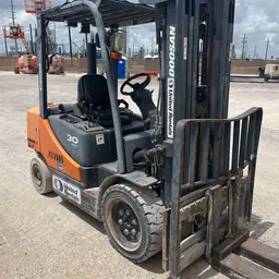 2015 Doosan D30S-7 Warehouse Forklift