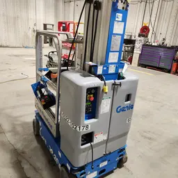 2018 Genie GR-20 Self-Propelled One-Person Lift
