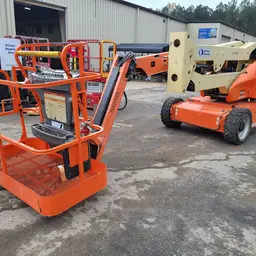 2016 JLG E450AJ Articulating Boom Lift