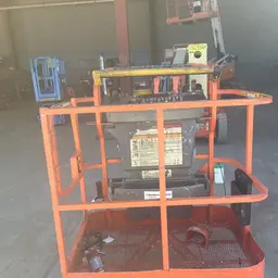 2015 JLG E400AJPN Articulating Boom Lift