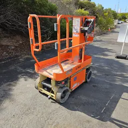 2016 JLG 1230ES Self-Propelled One-Person Lift