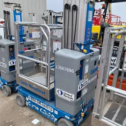 2017 Genie GR-20 Self-Propelled One-Person Lift