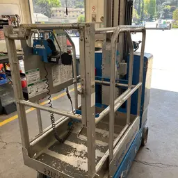 2018 Genie GR-20 Self-Propelled One-Person Lift