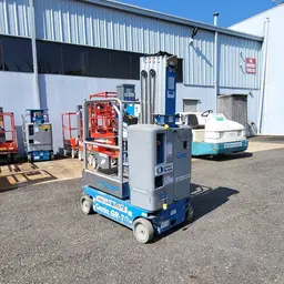 2018 Genie GR-20 Self-Propelled One-Person Lift
