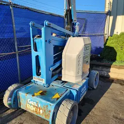 2013 Genie Z-34/22N Articulating Boom Lift
