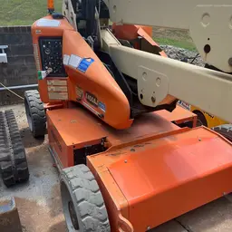 2015 JLG E450AJ Articulating Boom Lift