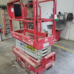 2017 MEC 1330SE Scissor Lift