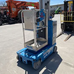 2018 Genie GR-20 Self-Propelled One-Person Lift