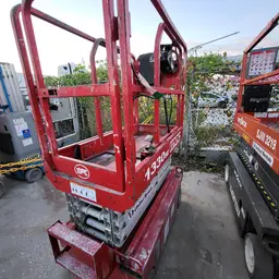 2017 MEC 1330SE Scissor Lift
