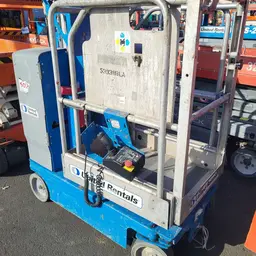 2017 Genie GR-12 Self-Propelled One-Person Lift