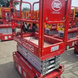 2017 MEC 1330SE Scissor Lift