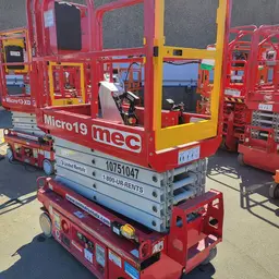 2018 MEC MICRO 19 Scissor Lift