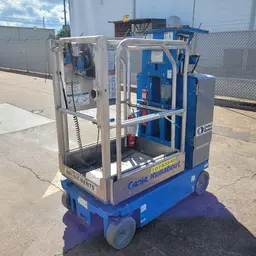 2018 Genie GR-12 Self-Propelled One-Person Lift