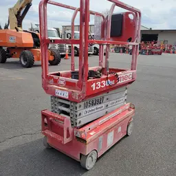 2017 MEC 1330SE Scissor Lift