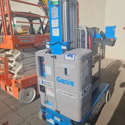 2016 Genie GR-20 Self-Propelled One-Person Lift
