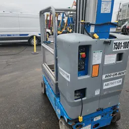 2017 Genie GR-20 Self-Propelled One-Person Lift