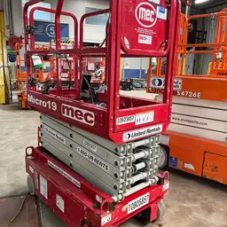 2018 MEC MICRO 19 Scissor Lift