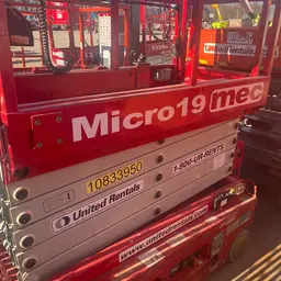 2018 MEC MICRO 19 Scissor Lift