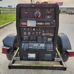 2021 Lincoln Electric VANTAGE 322 Welder