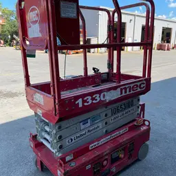 2017 MEC 1330SE Scissor Lift
