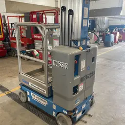 2018 Genie GR-20 Self-Propelled One-Person Lift