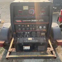 2019 Lincoln Electric VANTAGE 322 Welder