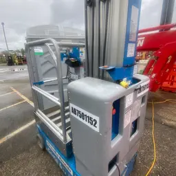 2018 Genie GR-20 Self-Propelled One-Person Lift