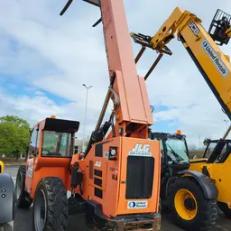 2016 SKYTRAK 8042 Forklift