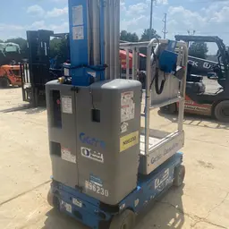 2016 Genie GR-20 Self-Propelled One-Person Lift