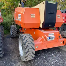 2014 JLG 800AJ Articulating Boom Lift