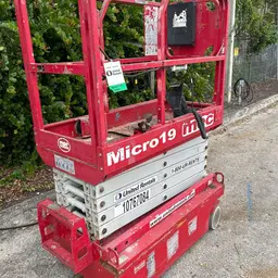 2018 MEC MICRO 19 Scissor Lift