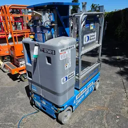 2018 Genie GR-12 Self-Propelled One-Person Lift