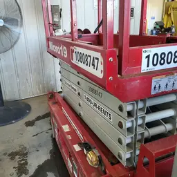 2018 MEC MICRO 19 Scissor Lift