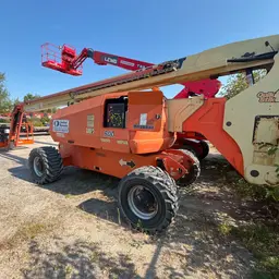 2011 JLG 800AJ Articulating Boom Lift