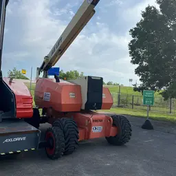 2013 JLG 800AJ Articulating Boom Lift