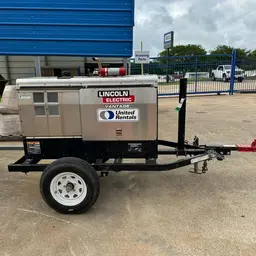 2021 Lincoln Electric VANTAGE 322 Welder