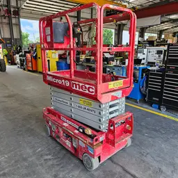 2018 MEC MICRO 19 Scissor Lift