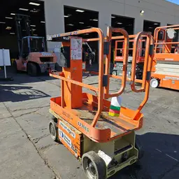 2018 JLG 1230ES Self-Propelled One-Person Lift