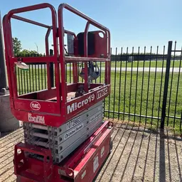 2018 MEC MICRO 19 Scissor Lift