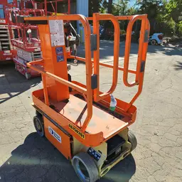 2017 JLG 1230ES Self-Propelled One-Person Lift