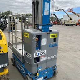 2017 Genie GR-20 Self-Propelled One-Person Lift