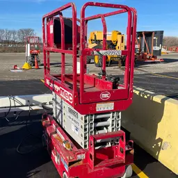 2018 MEC MICRO 19 Scissor Lift
