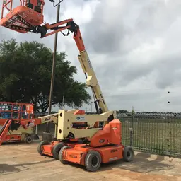 2013 JLG E400AJPN Articulating Boom Lift