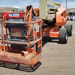 2014 JLG 450AJ Articulating Boom Lift