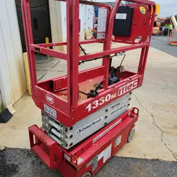 2018 MEC 1330SE Scissor Lift