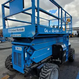 2015 Genie GS-4390 RT Rough Terrain Scissor Lift